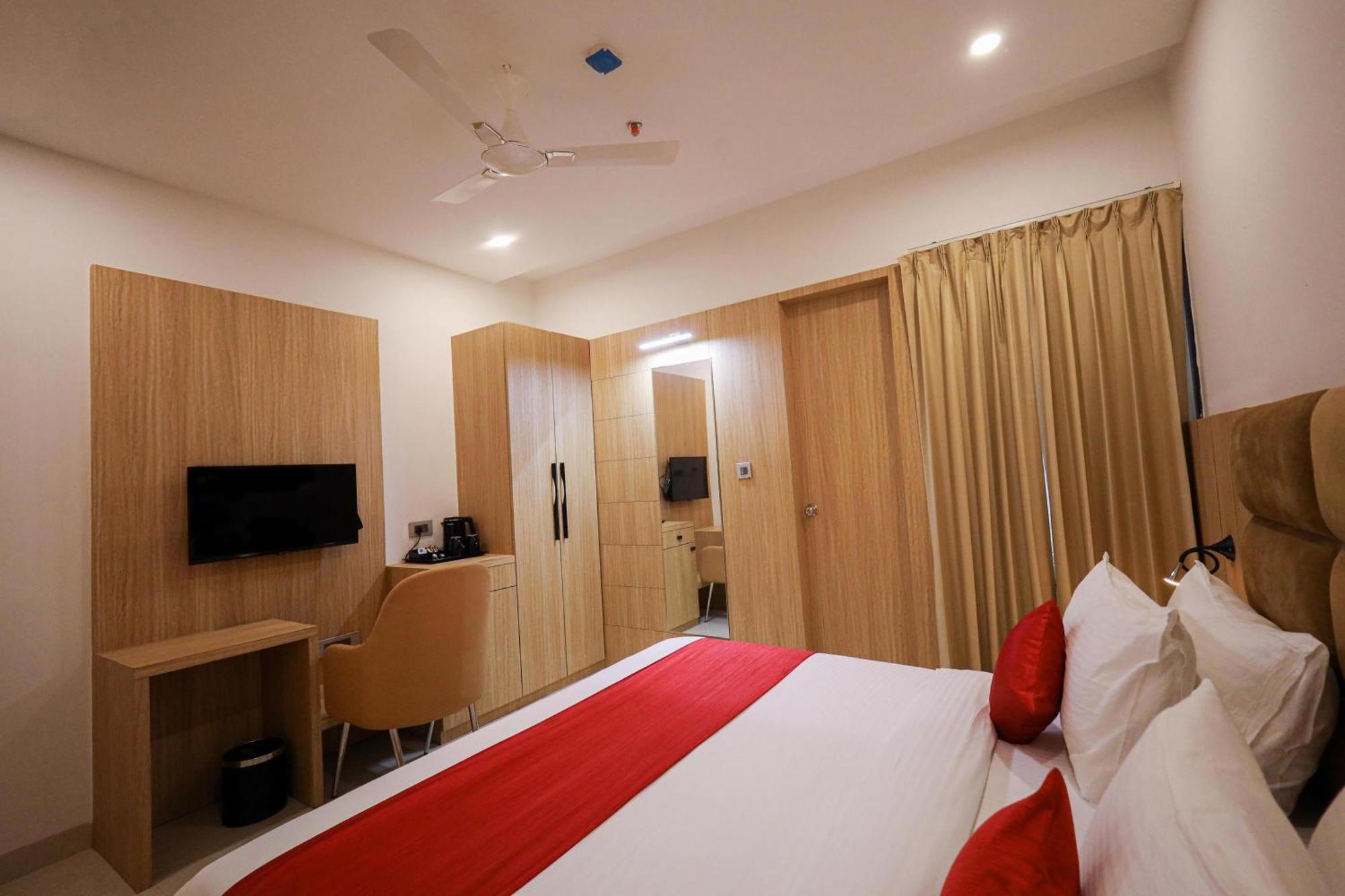 Hotel The Royal Legacy Lucknow Exterior foto
