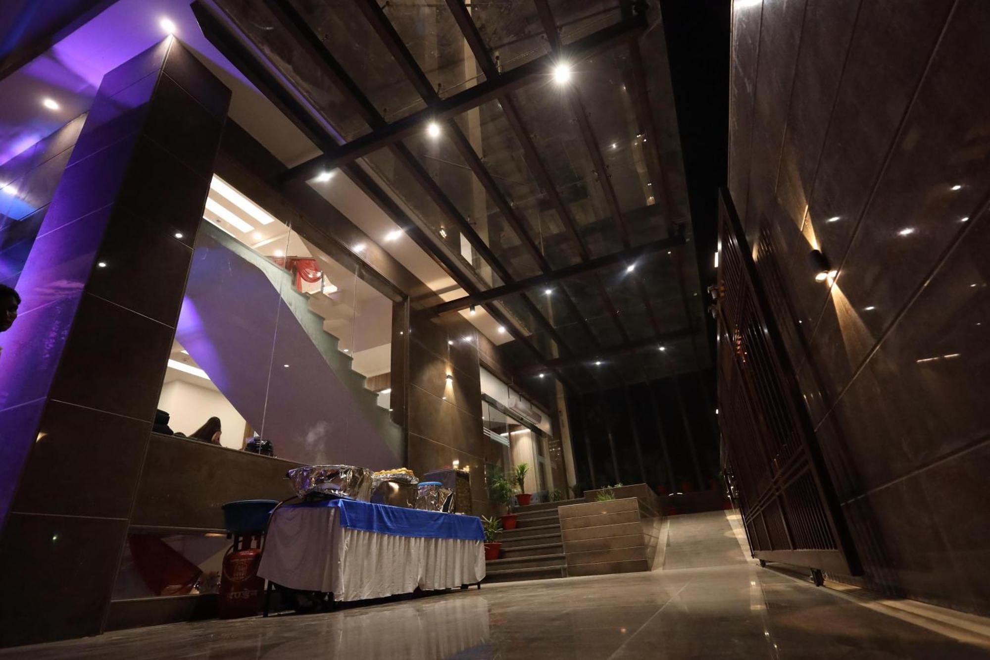 Hotel The Royal Legacy Lucknow Exterior foto