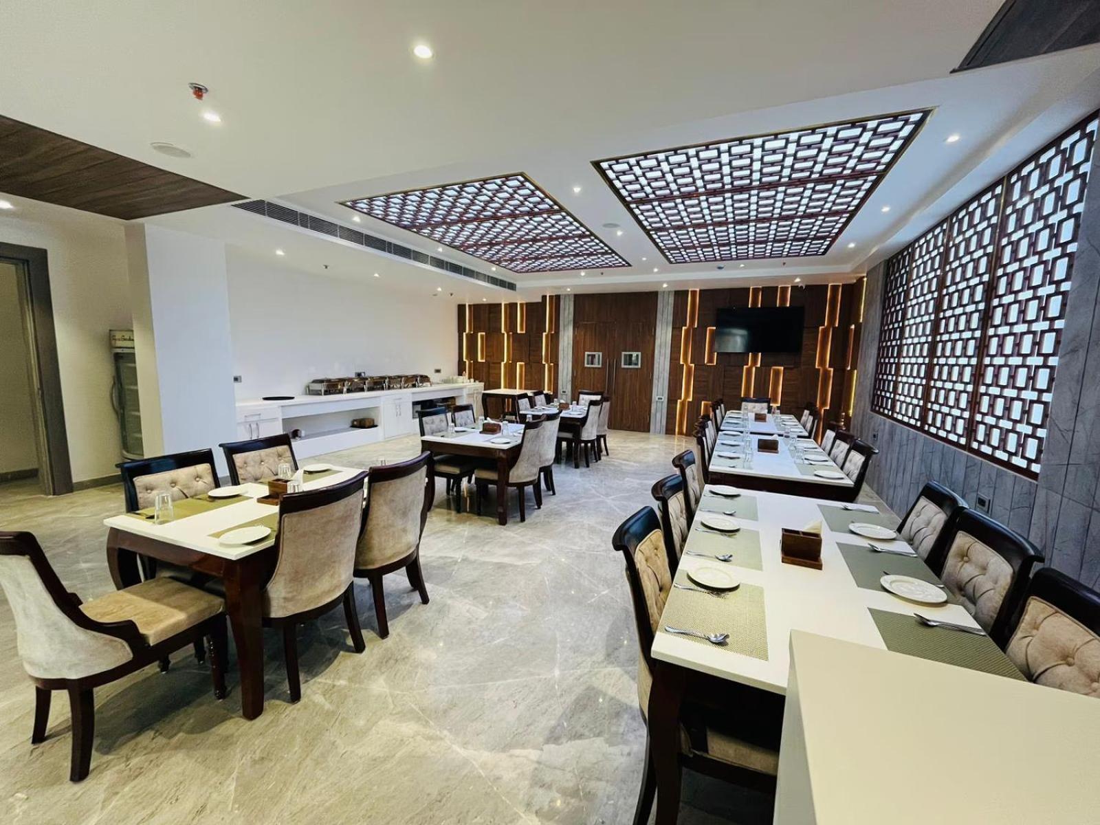 Hotel The Royal Legacy Lucknow Exterior foto