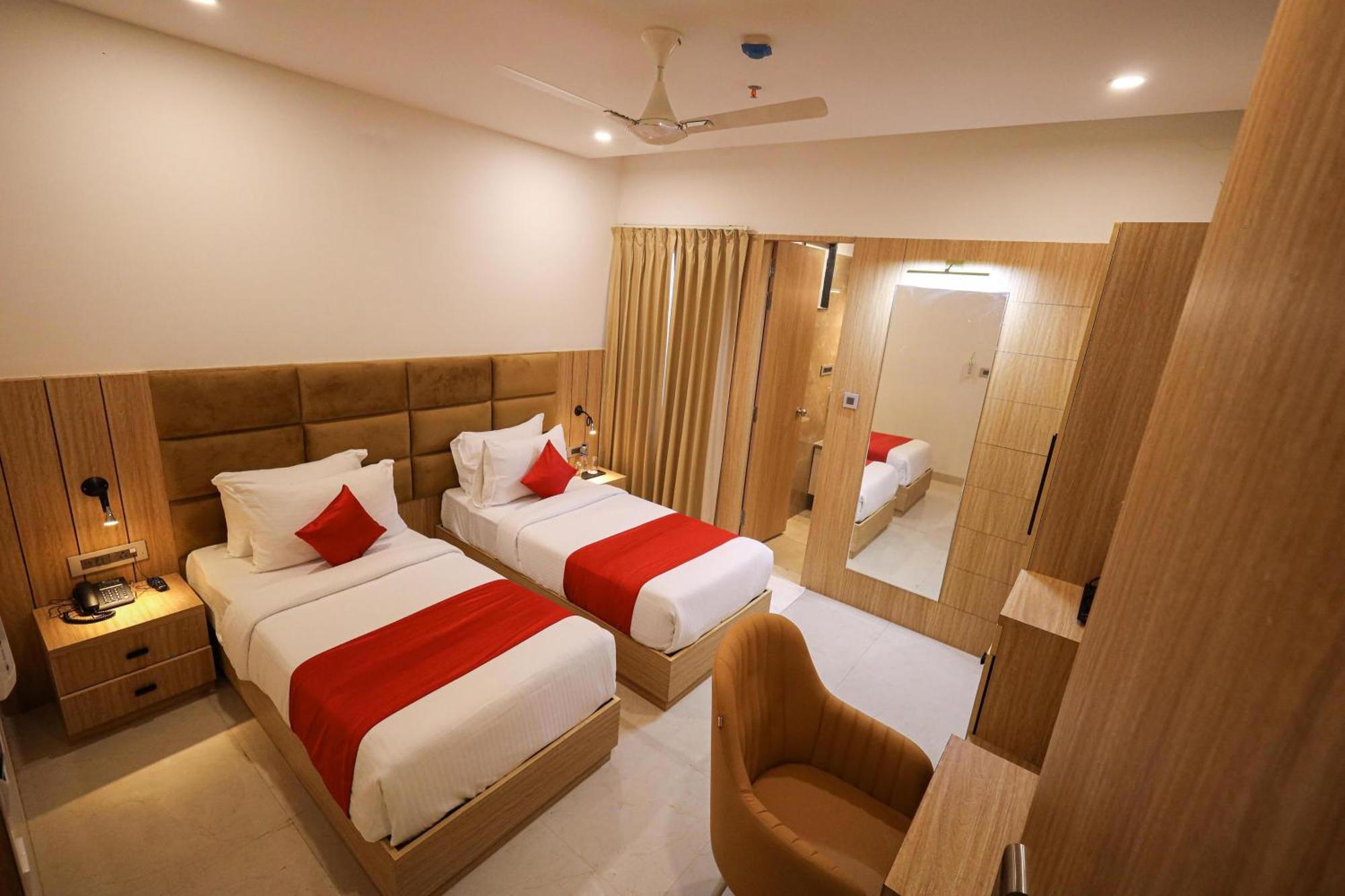 Hotel The Royal Legacy Lucknow Exterior foto