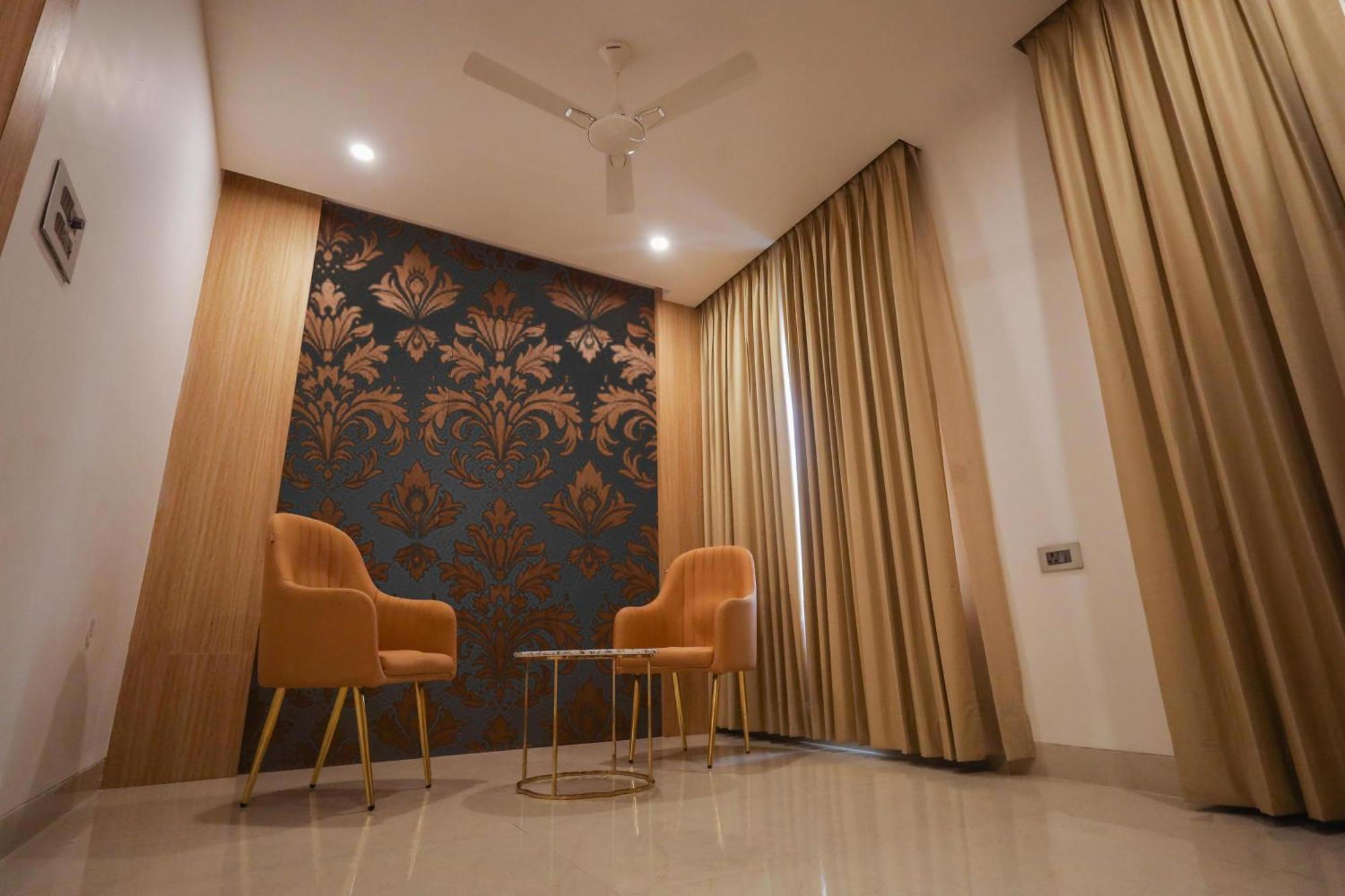 Hotel The Royal Legacy Lucknow Exterior foto